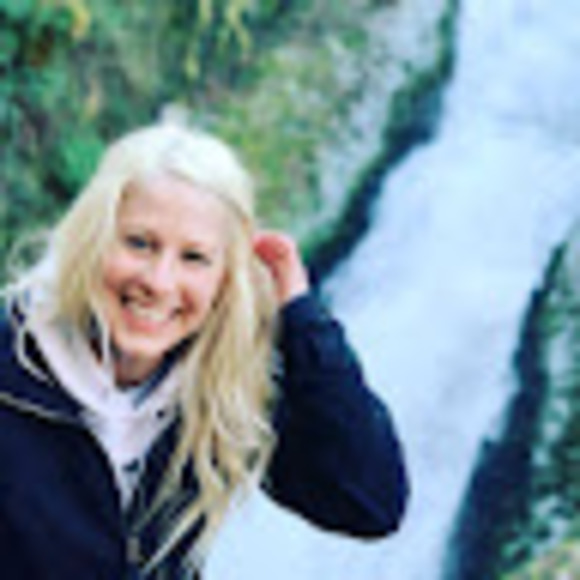 Meet your Posher, Madisson - Picture 1 of 1